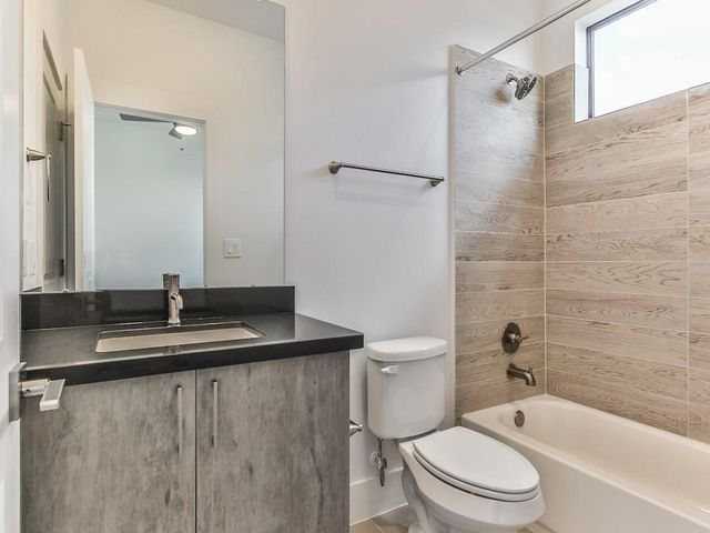 2401 Crawford Street A-213, Houston, TX 77004