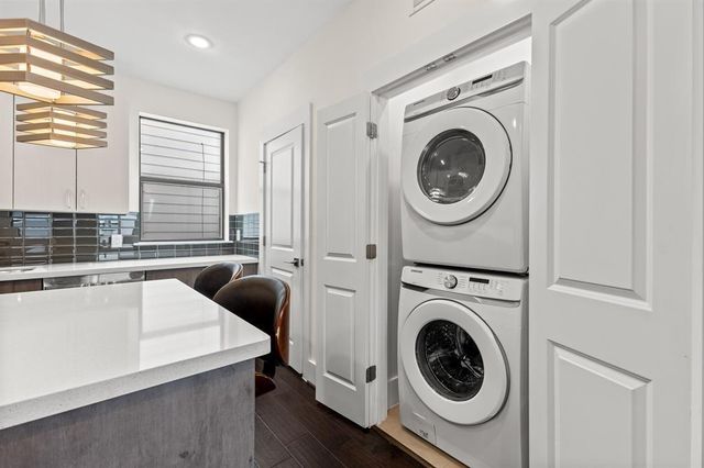2401 Crawford Street A-213, Houston, TX 77004