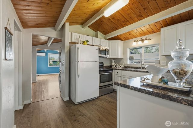 416 E 86th Street, Tacoma, WA 98445