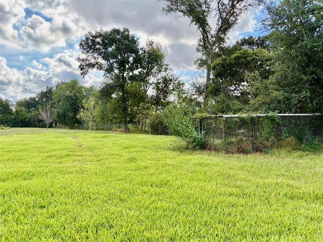 12421 Roy Road CR105, Brookside, TX 77581