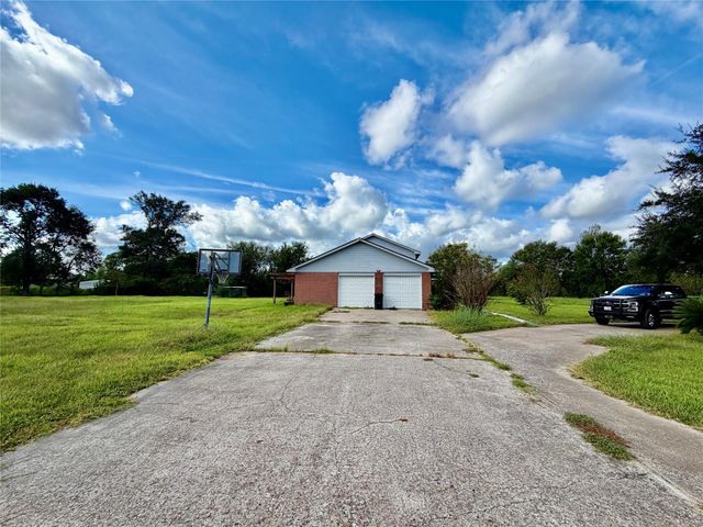 12421 Roy Road CR105, Brookside, TX 77581