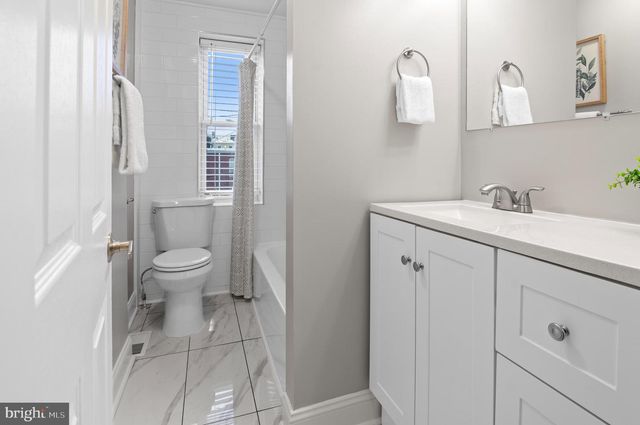 2318 GUILFORD AVE, Baltimore, MD 21218