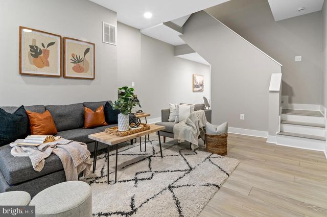 2318 GUILFORD AVE, Baltimore, MD 21218