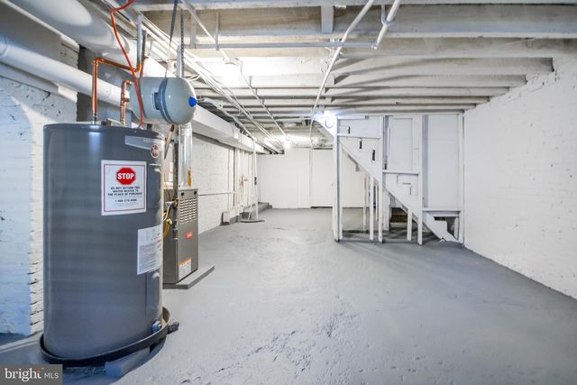 2318 GUILFORD AVE, Baltimore, MD 21218