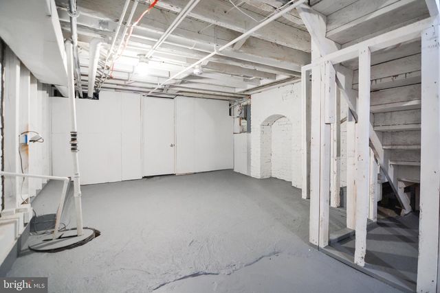 2318 GUILFORD AVE, Baltimore, MD 21218