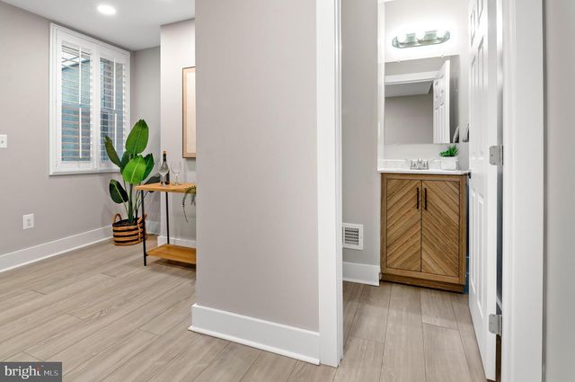 2318 GUILFORD AVE, Baltimore, MD 21218