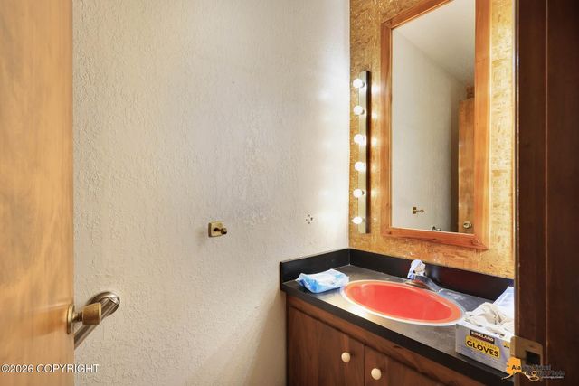 6300 Trappers Trail Road, Anchorage, AK 99516