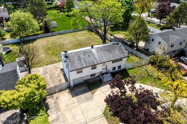 5 Burnside Pl, Wayne Twp., NJ 07470