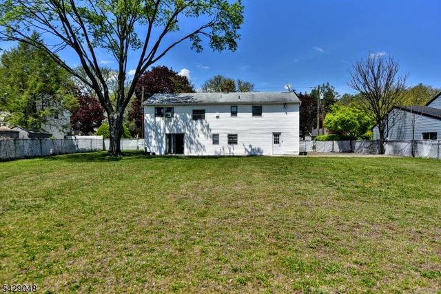 5 Burnside Pl, Wayne Twp., NJ 07470