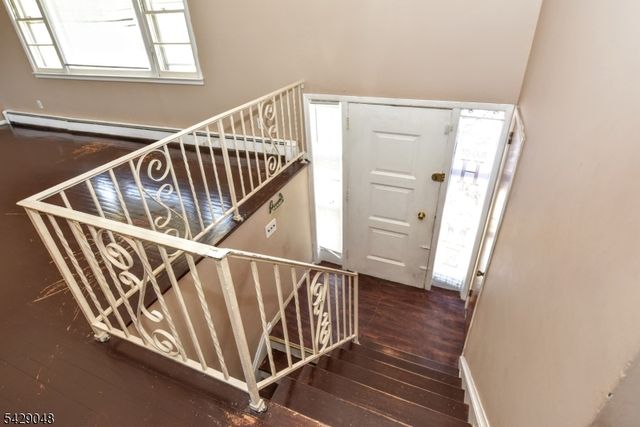 5 Burnside Pl, Wayne Twp., NJ 07470