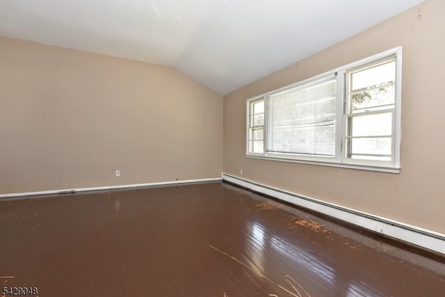 5 Burnside Pl, Wayne Twp., NJ 07470