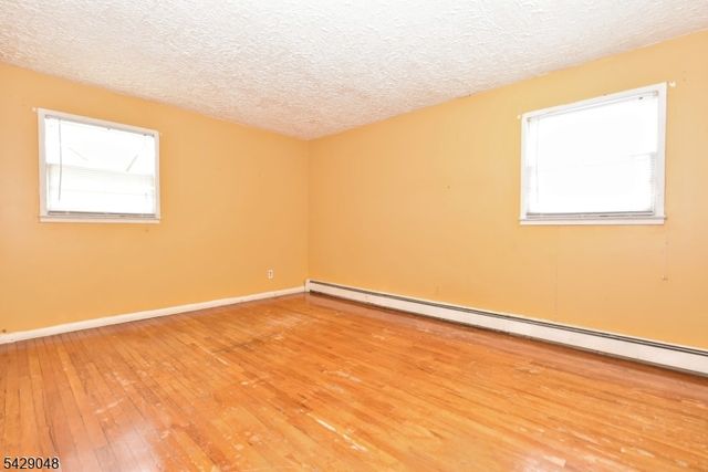 5 Burnside Pl, Wayne Twp., NJ 07470