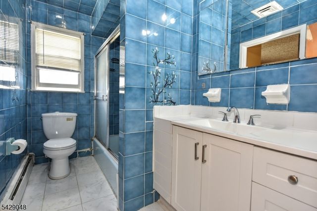 5 Burnside Pl, Wayne Twp., NJ 07470