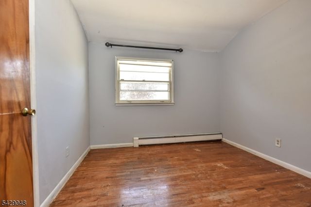 5 Burnside Pl, Wayne Twp., NJ 07470