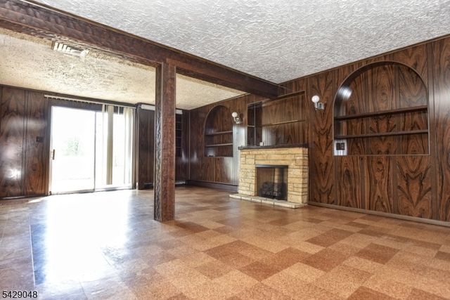5 Burnside Pl, Wayne Twp., NJ 07470