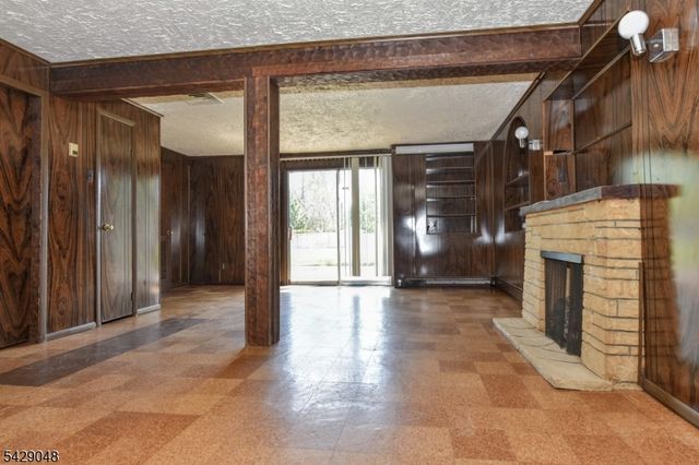5 Burnside Pl, Wayne Twp., NJ 07470