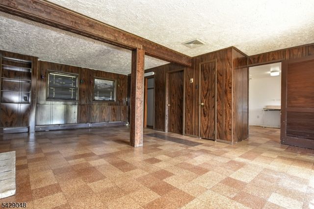 5 Burnside Pl, Wayne Twp., NJ 07470