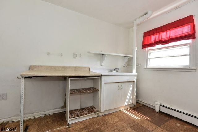 5 Burnside Pl, Wayne Twp., NJ 07470