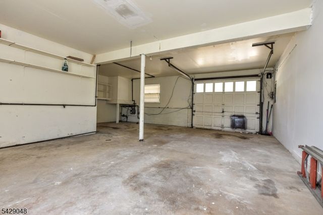 5 Burnside Pl, Wayne Twp., NJ 07470
