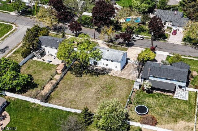 5 Burnside Pl, Wayne Twp., NJ 07470