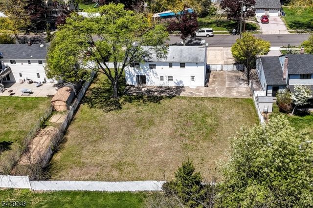 5 Burnside Pl, Wayne Twp., NJ 07470