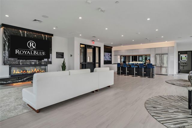 101 Searing Avenue 502, Mineola, NY 11501