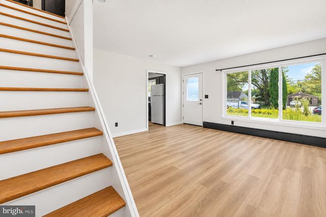 51 FARRELL AVE, Ewing, NJ 08618