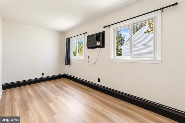 51 FARRELL AVE, Ewing, NJ 08618