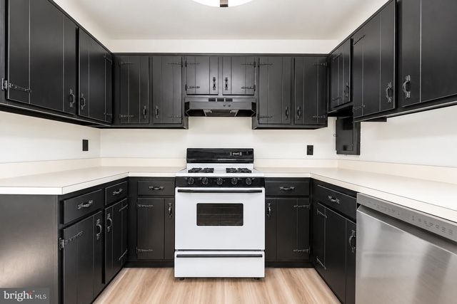 51 FARRELL AVE, Ewing, NJ 08618