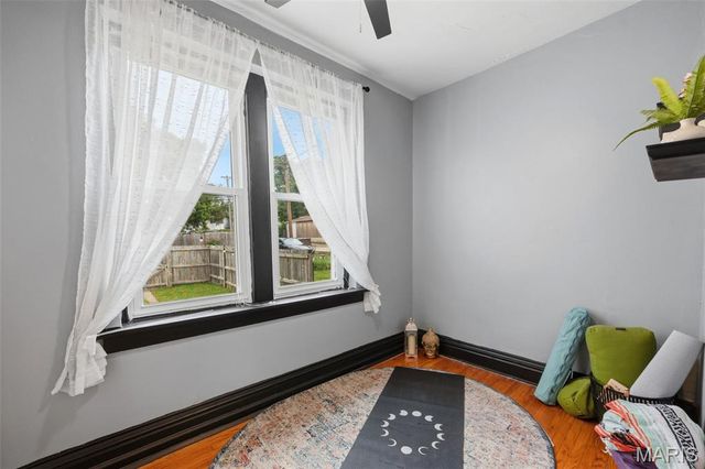 5933 Arsenal Street, St Louis, MO 63139