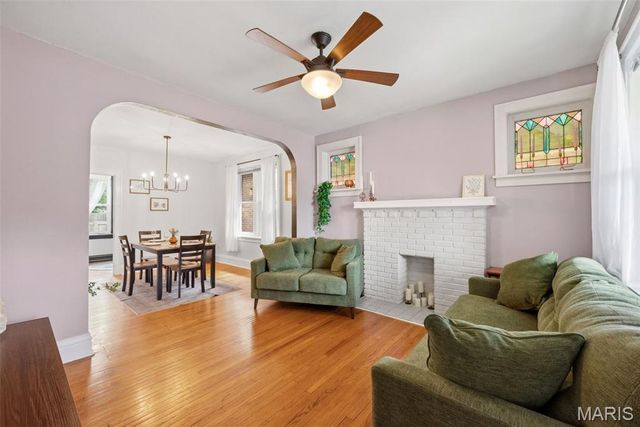 5933 Arsenal Street, St Louis, MO 63139