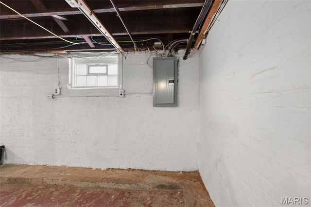 5933 Arsenal Street, St Louis, MO 63139