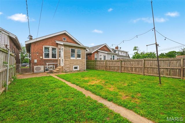 5933 Arsenal Street, St Louis, MO 63139
