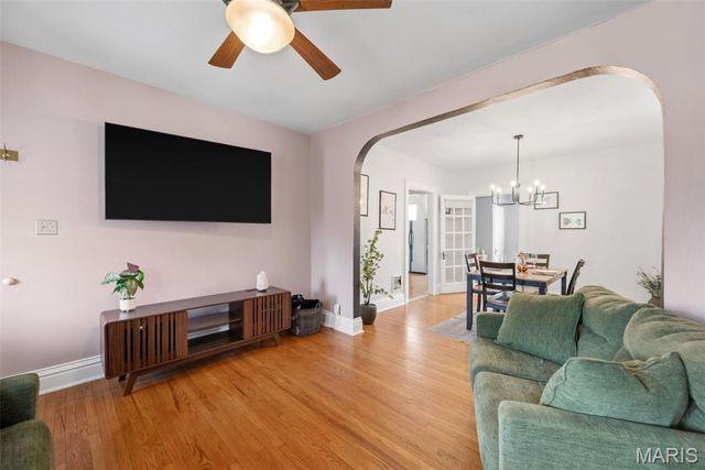 5933 Arsenal Street, St Louis, MO 63139