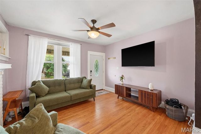 5933 Arsenal Street, St Louis, MO 63139