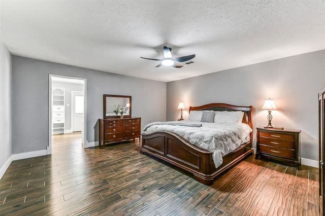 2410 Roman Forest Boulevard, New Caney, TX 77357