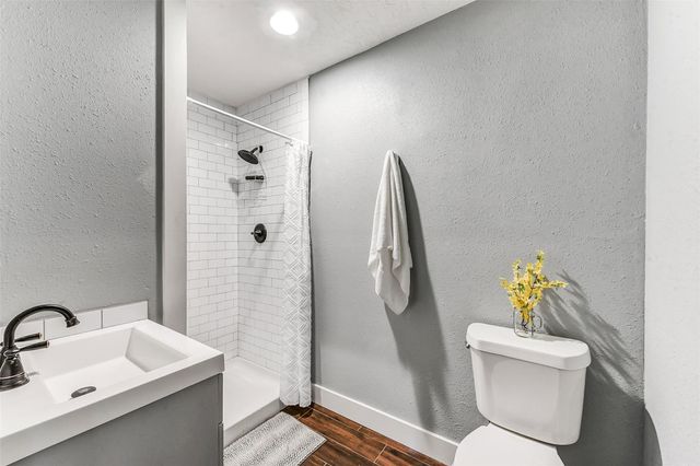 2410 Roman Forest Boulevard, New Caney, TX 77357