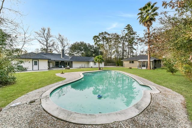 2410 Roman Forest Boulevard, New Caney, TX 77357