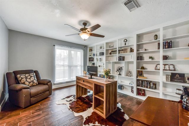 2410 Roman Forest Boulevard, New Caney, TX 77357