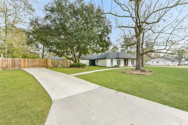 2410 Roman Forest Boulevard, New Caney, TX 77357