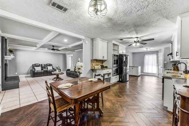 2410 Roman Forest Boulevard, New Caney, TX 77357