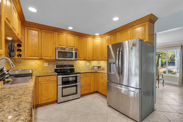 16740 Harbor Court, Weston, FL 33326
