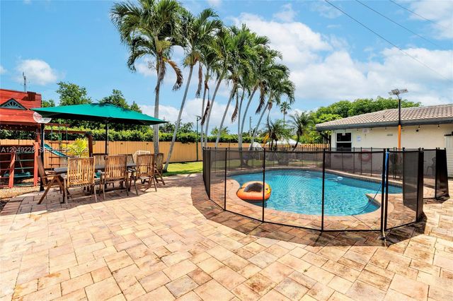 16740 Harbor Court, Weston, FL 33326