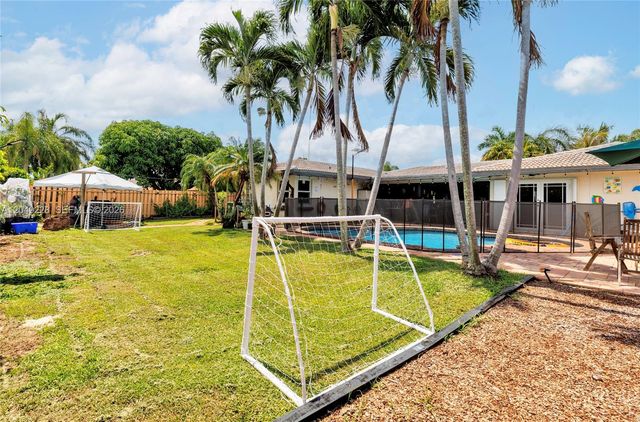 16740 Harbor Court, Weston, FL 33326