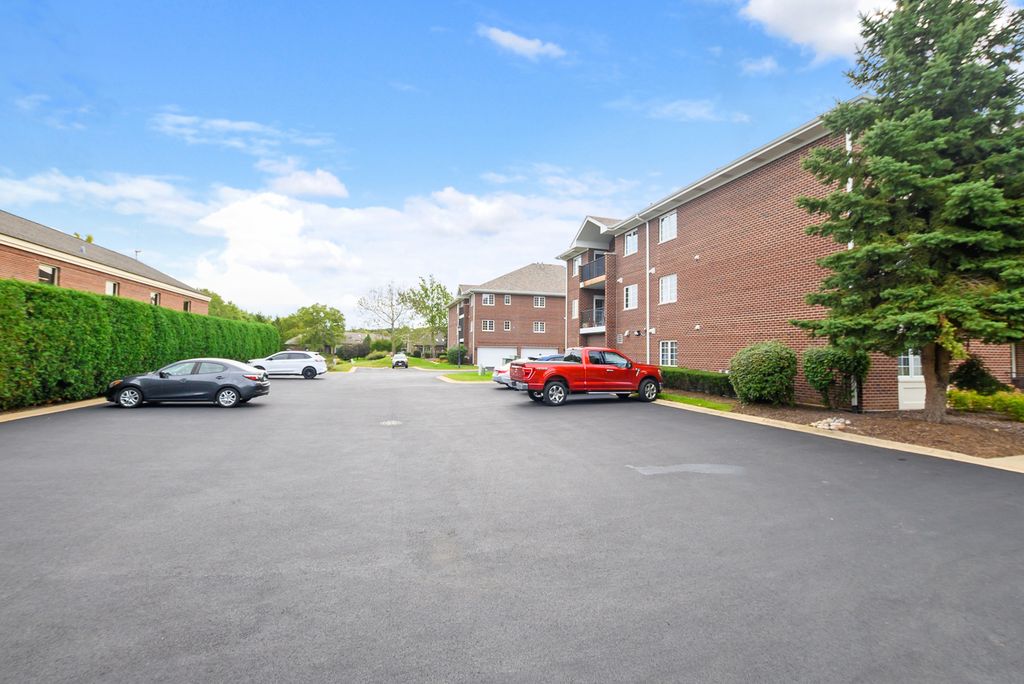 13059 Laurel Glen Court 301, Palos Heights, IL 60463 — photo 2