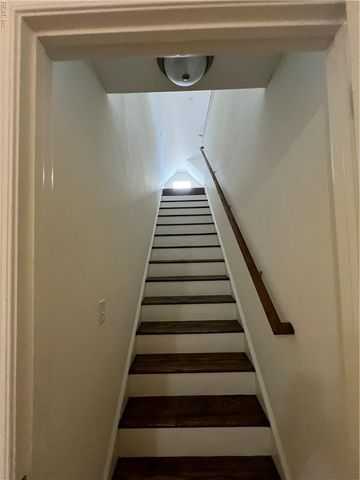 369 Carawan LN, Chesapeake, VA 23322