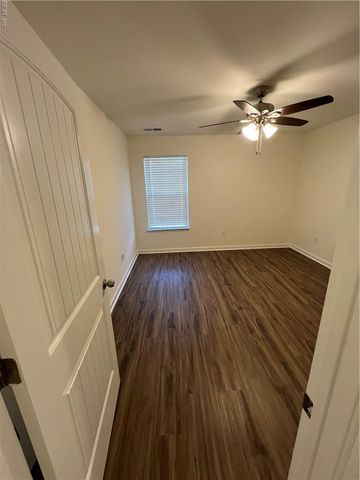 369 Carawan LN, Chesapeake, VA 23322