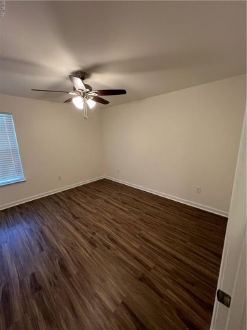 369 Carawan LN, Chesapeake, VA 23322