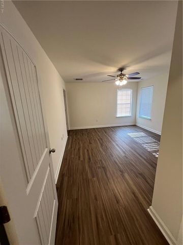 369 Carawan LN, Chesapeake, VA 23322