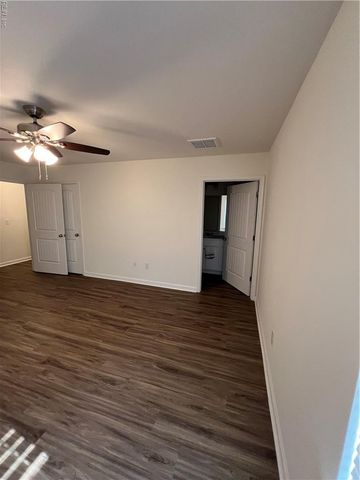 369 Carawan LN, Chesapeake, VA 23322